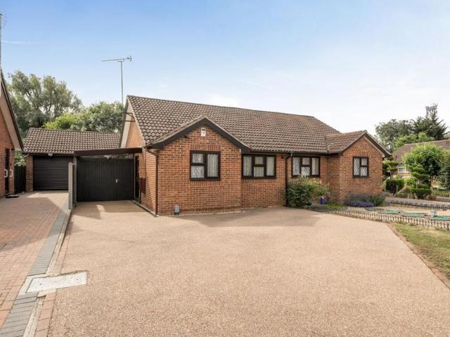 2 bedroom bungalow for sale