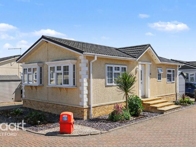 2 bedroom bungalow for sale