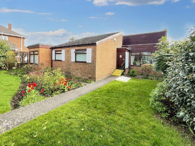2 bedroom bungalow for sale