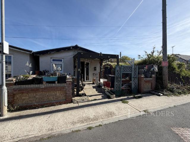 2 bedroom bungalow for sale