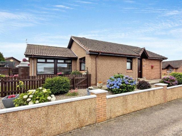2 bedroom bungalow for sale