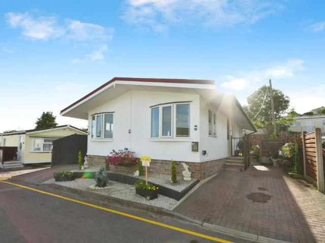 2 bedroom bungalow for sale