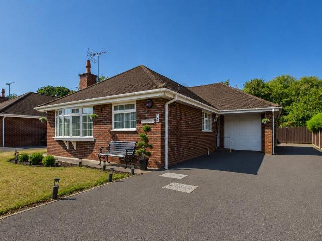2 bedroom bungalow for sale