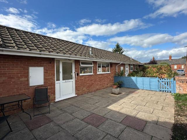 2 bedroom bungalow for sale