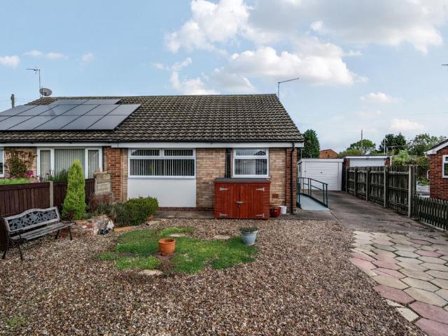 2 bedroom bungalow for sale