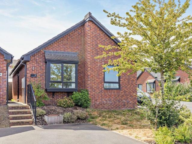 2 bedroom bungalow for sale