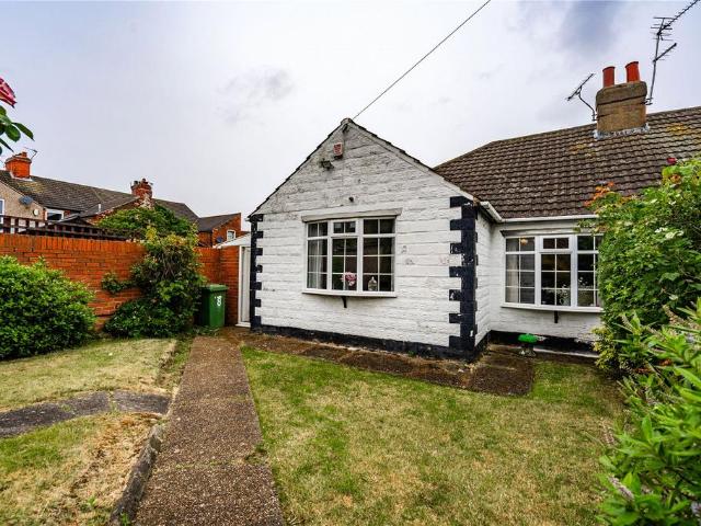 2 bedroom bungalow for sale