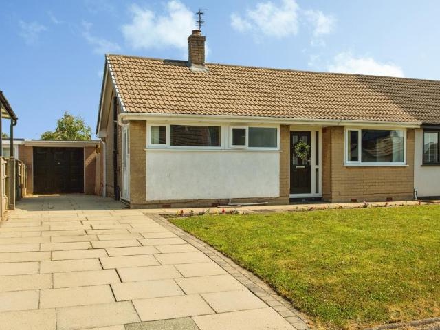 2 bedroom bungalow for sale