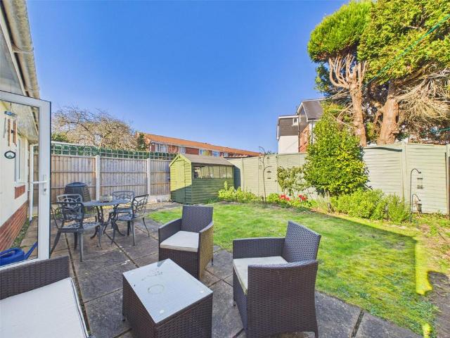 2 bedroom bungalow for sale