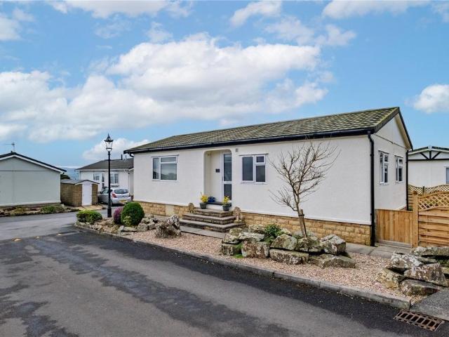 2 bedroom detached house for sale