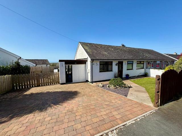 2 bedroom bungalow for sale