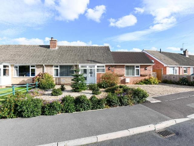 2 bedroom bungalow for sale