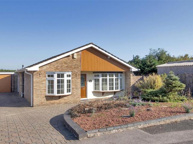 2 bedroom bungalow for sale