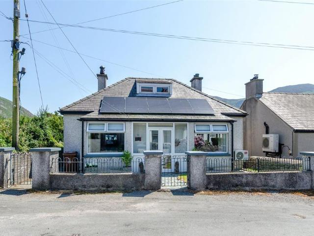 2 bedroom bungalow for sale