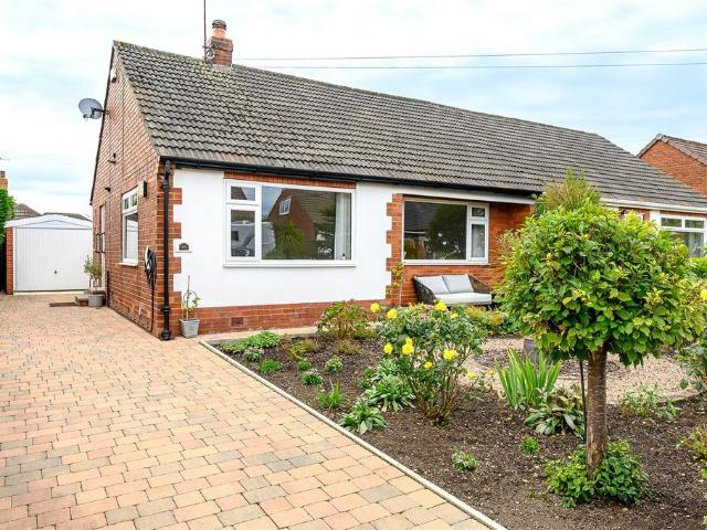 2 bedroom bungalow for sale