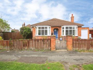 2 bedroom bungalow for sale