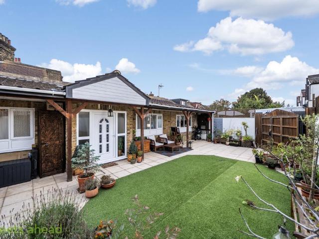 2 bedroom bungalow for sale
