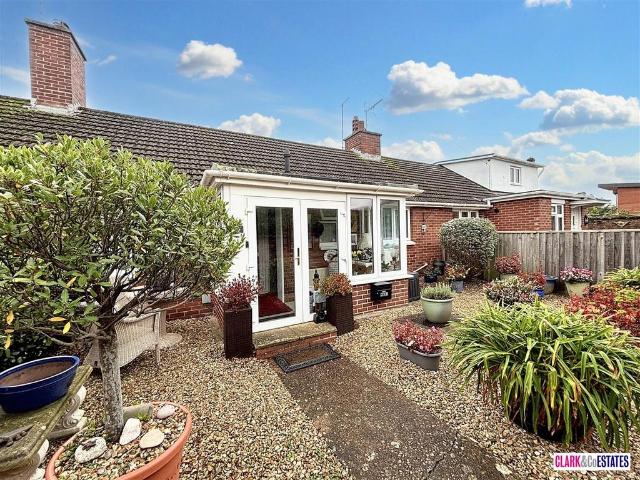 2 bedroom bungalow for sale