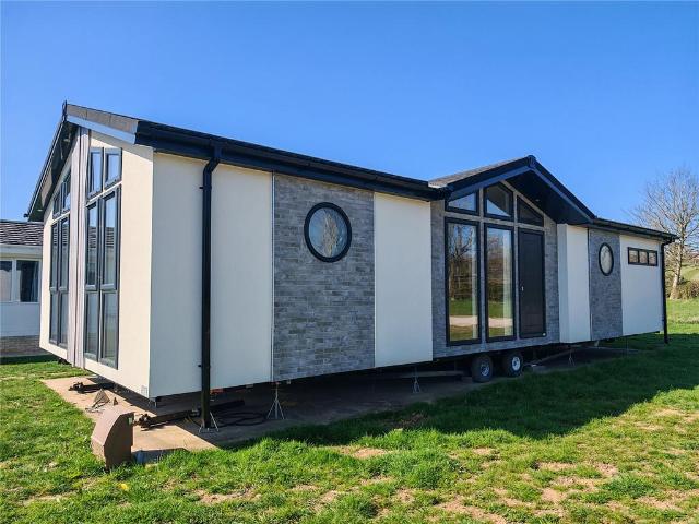 2 bedroom bungalow for sale