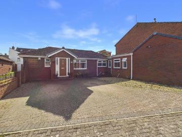 2 bedroom bungalow for sale