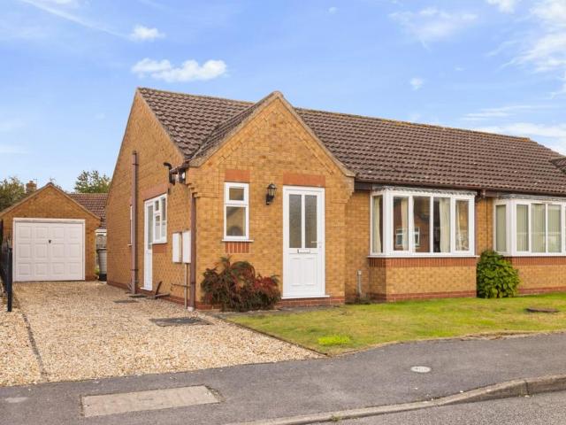 2 bedroom bungalow for sale
