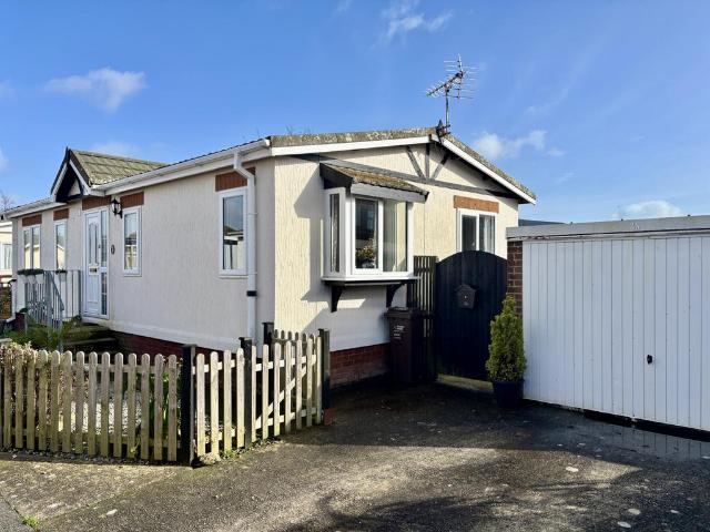 2 bedroom bungalow for sale