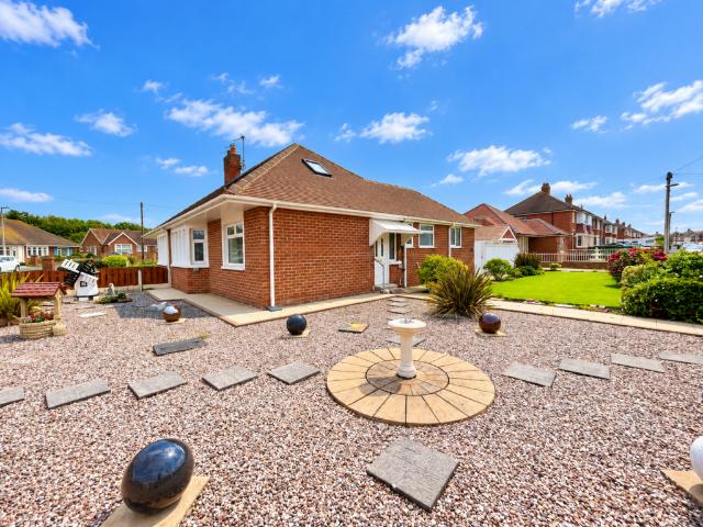 2 bedroom bungalow for sale