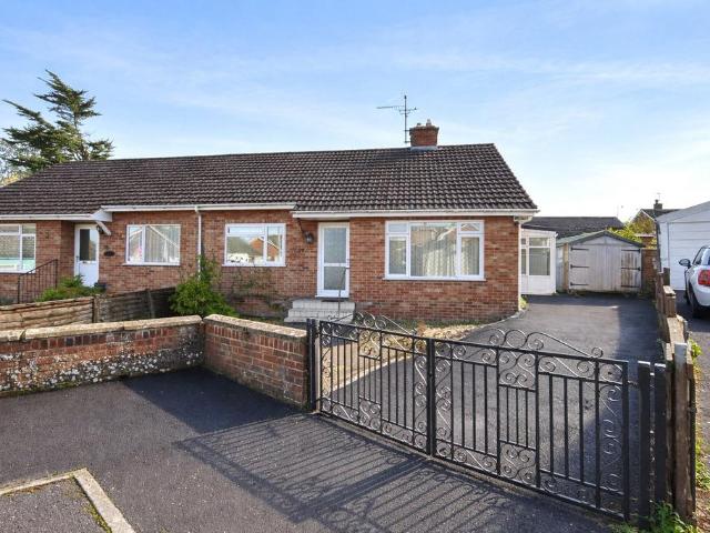 2 bedroom bungalow for sale