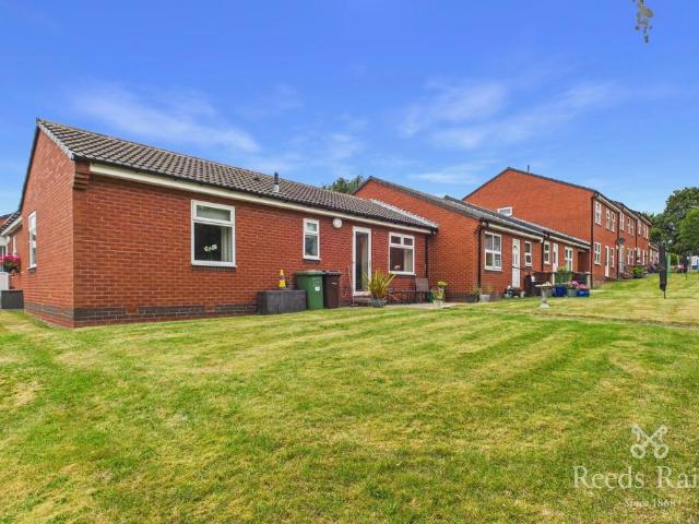 2 bedroom bungalow for sale