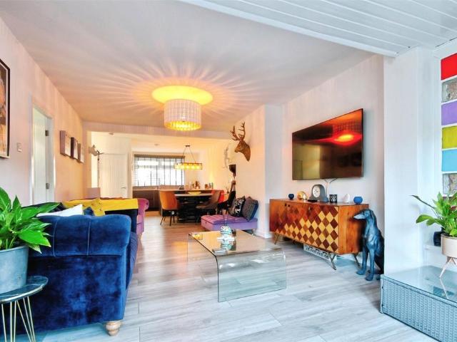 2 bedroom bungalow for sale