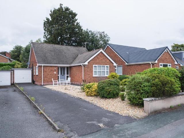 2 bedroom bungalow for sale