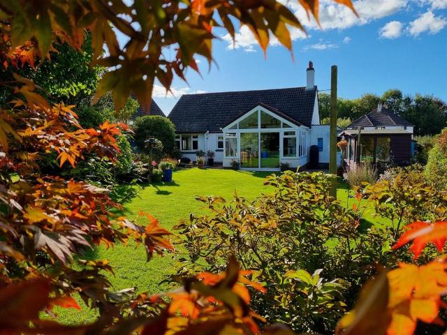 2 bedroom bungalow for sale