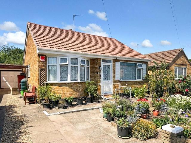 2 bedroom bungalow for sale