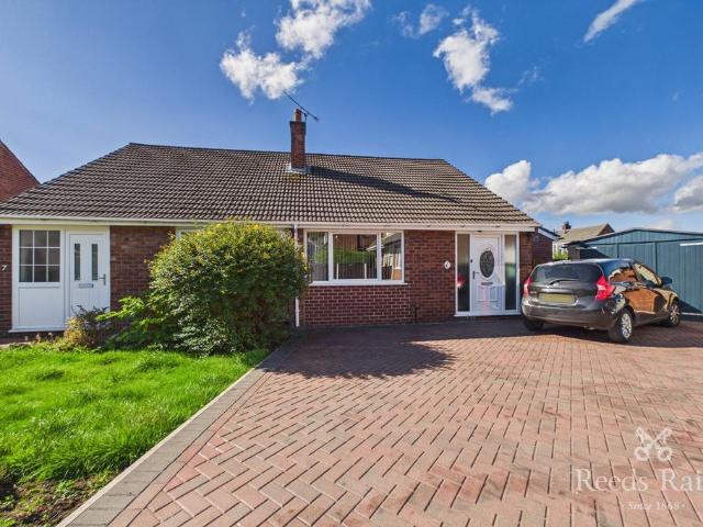 2 bedroom bungalow for sale