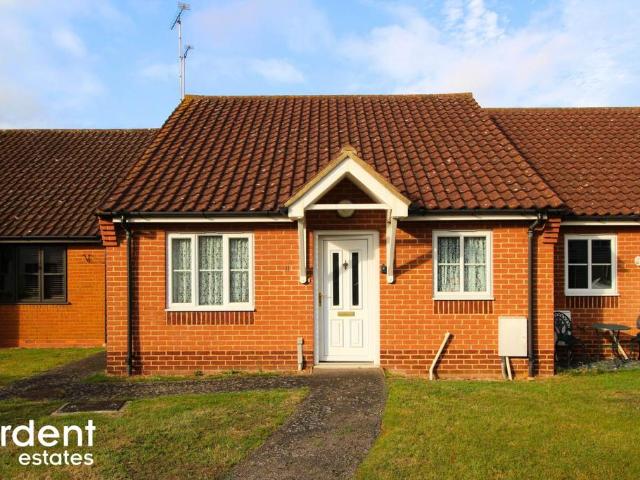 2 bedroom terraced bungalow for sale