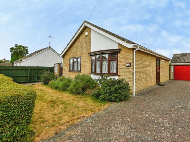 2 bedroom bungalow for sale
