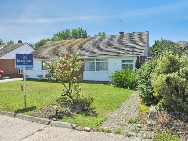 2 bedroom bungalow for sale