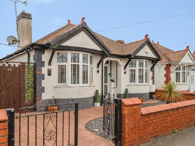 2 bedroom bungalow for sale