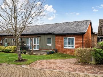2 bedroom bungalow for sale