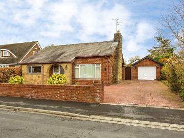 2 bedroom bungalow for sale