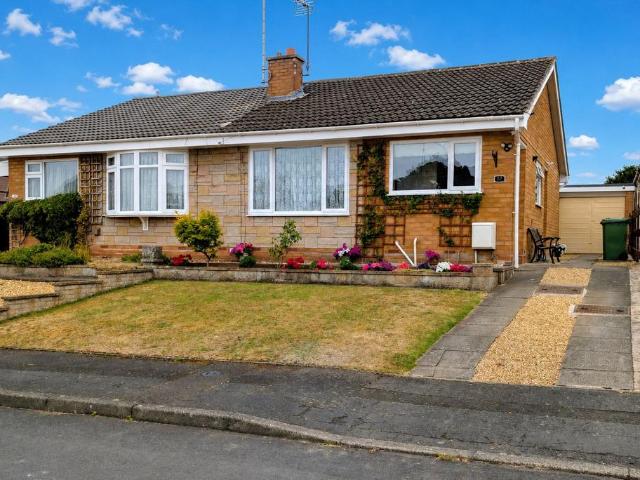 2 bedroom bungalow for sale