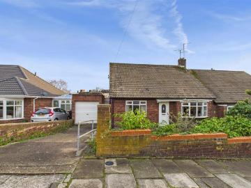 2 bedroom bungalow for sale