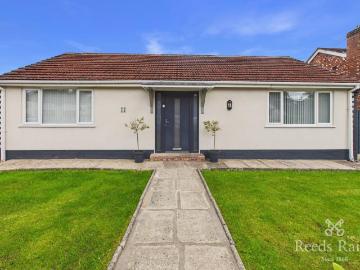 2 bedroom bungalow for sale