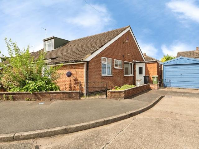 2 bedroom bungalow for sale