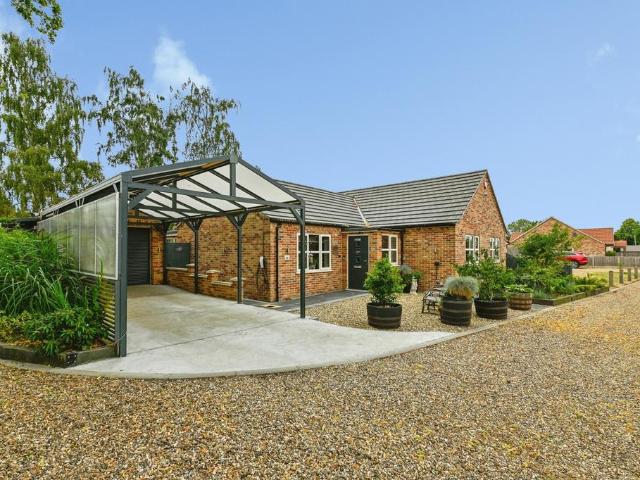 2 bedroom bungalow for sale