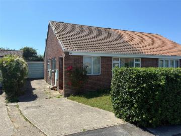 2 bedroom bungalow for sale