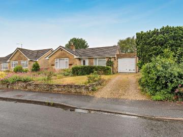 2 bedroom bungalow for sale