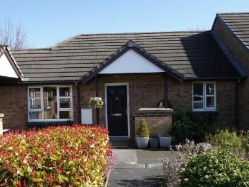 2 bedroom bungalow for sale
