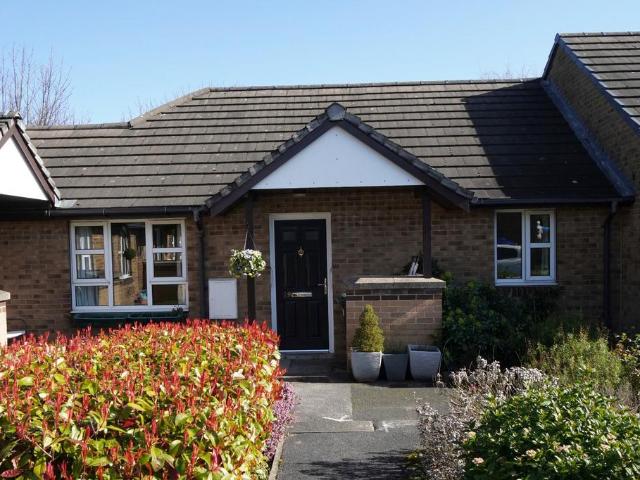 2 bedroom bungalow for sale
