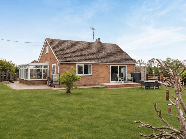 2 bedroom bungalow for sale
